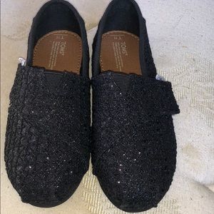 Black toms
